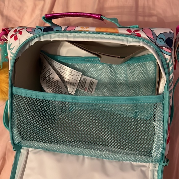 SOLD -Disney Stitch insulated Lunch bag - Picture 5 of 15